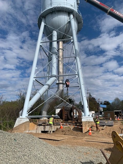 Jobsite pic of J fletcher creamer using the hydra-slide xlp150 from LGH to replace a gate valve.